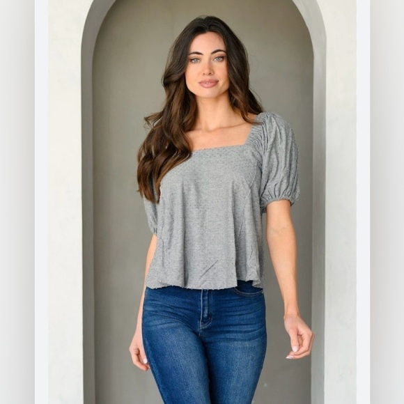 Millibon Women’s Gray Swing Top with Swiss Dots and Puff Sleeve Detail size M - Picture 6 of 8